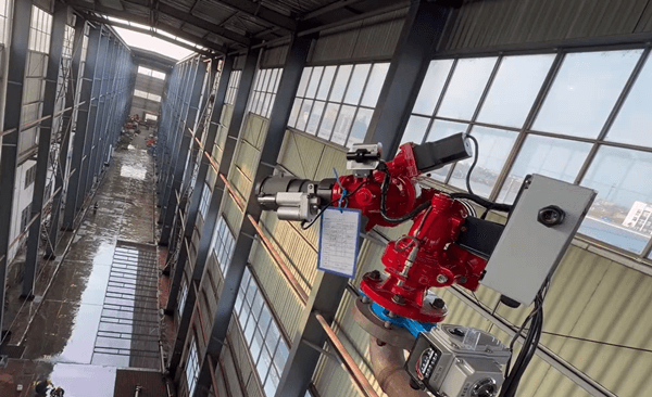 Tá an monatóir dóiteáin uath-rianaithe tiomsaithe go hiomlán anois, tástáladh air, agus seolfar go luath é